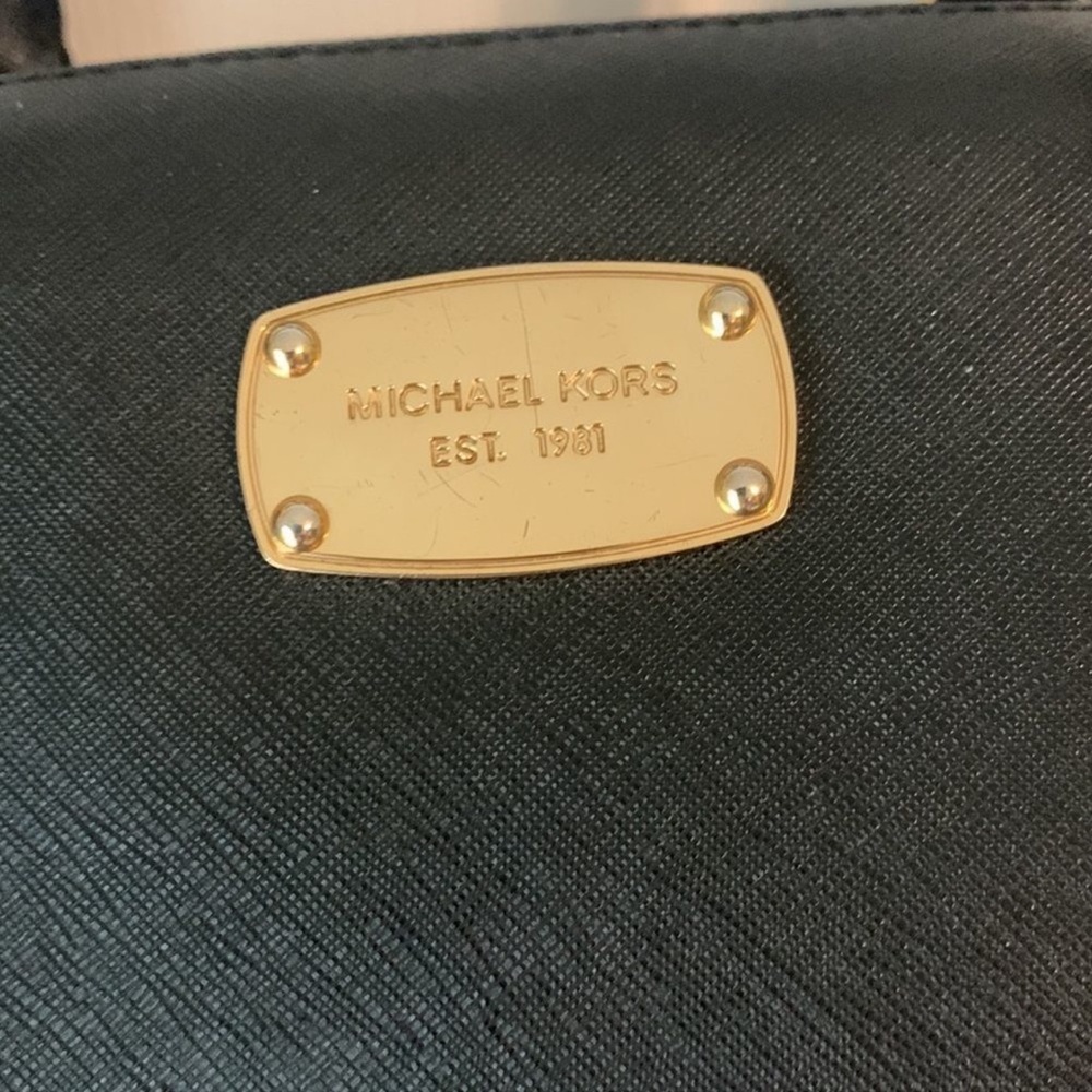 Michael Kors Black Saffiano Leather Large Zip Around Satchel w/Gold Hardware - Picture 2 of 15